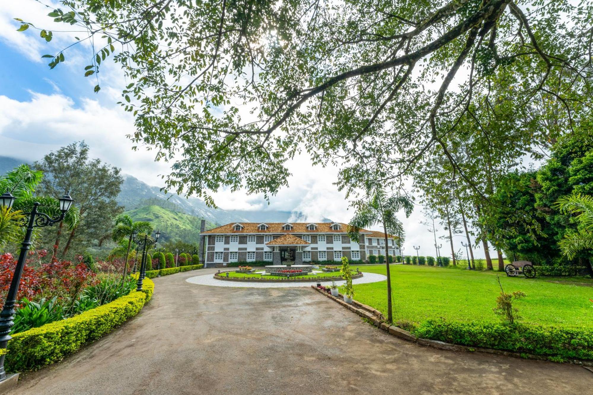 Le Montfort Resort Munnar Extérieur photo