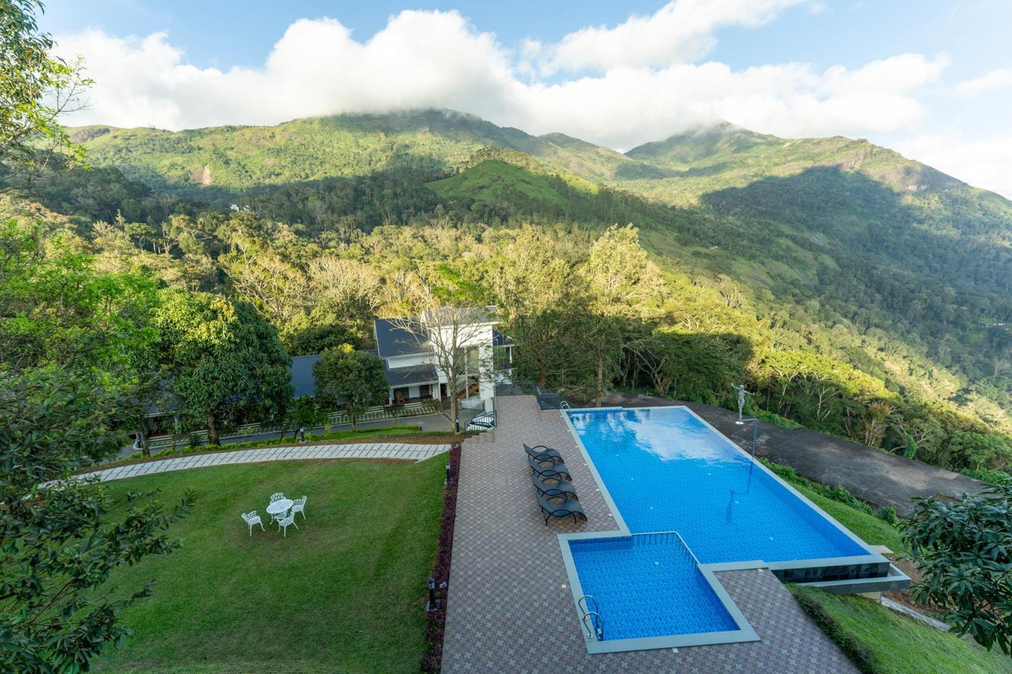 Le Montfort Resort Munnar Extérieur photo
