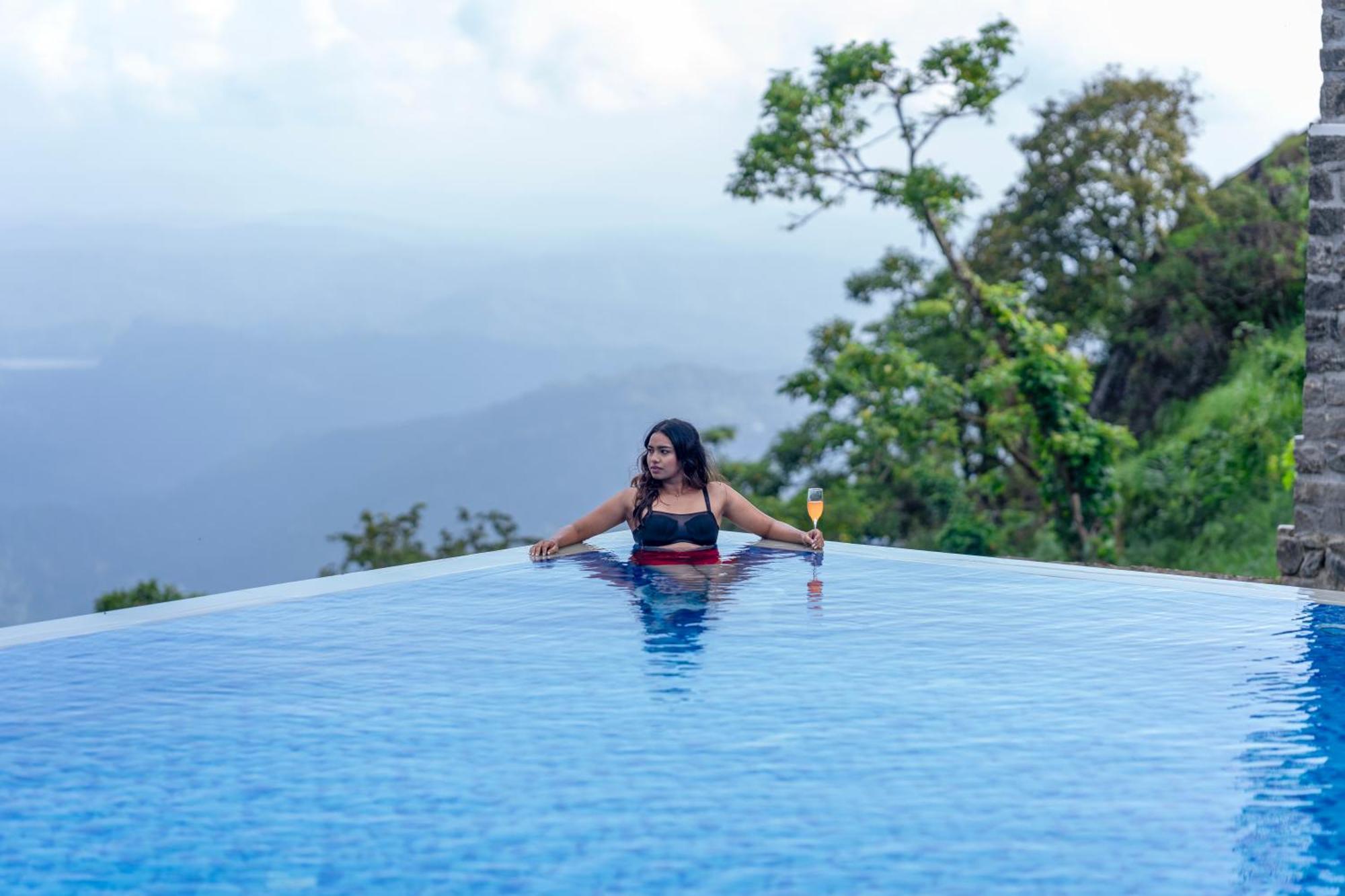 Le Montfort Resort Munnar Extérieur photo