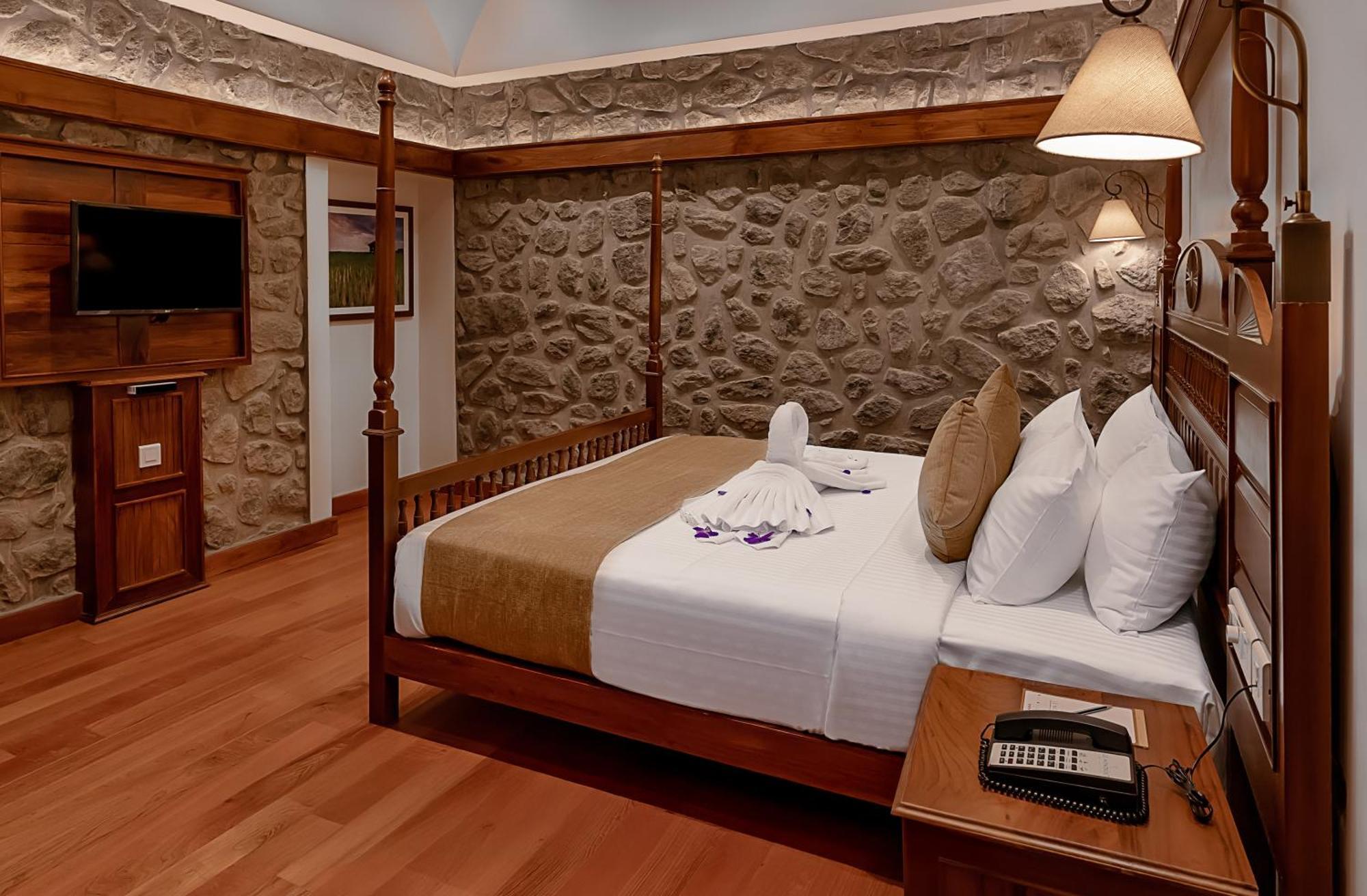 Le Montfort Resort Munnar Extérieur photo